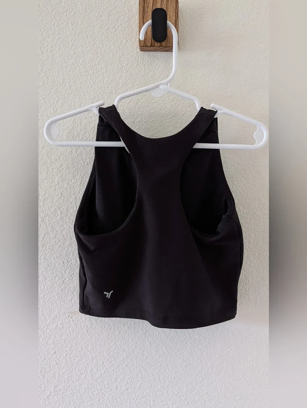 Old Navy Girls PowerSoft Black Racerback Crop Workout Tank Size 6-7